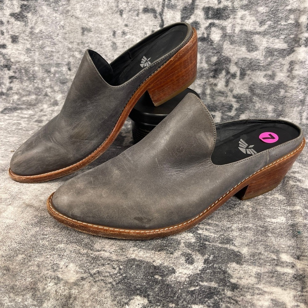 Fortress of Inca Michelle Mules Women Sz 7 Grey Leather Wooden‎ Block Heel Slide
